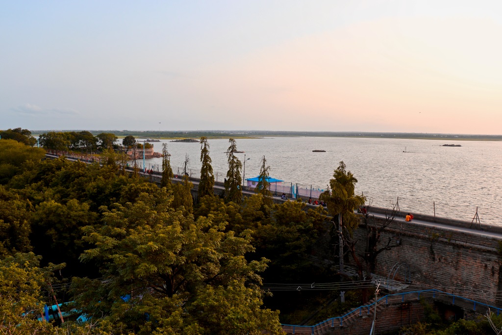 Osman Sagar Lake: A Tranquil Escape in Hyderabad