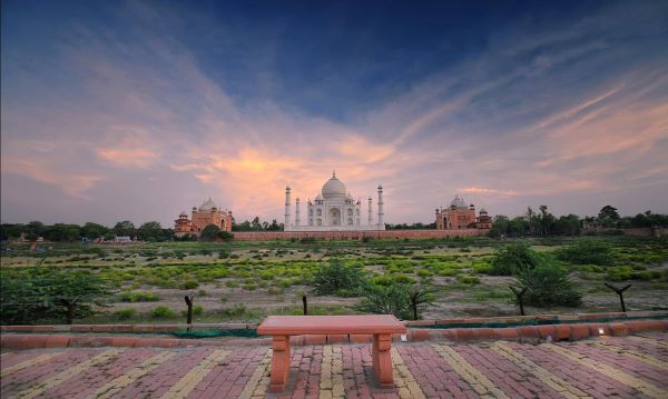 Mehtab Bagh: A Serene View of the Taj Mahal