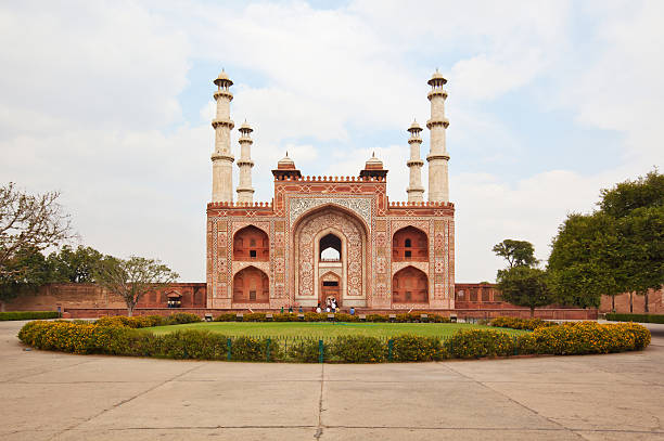 Tomb of Akbar, Agra: A Majestic Mughal Masterpiece