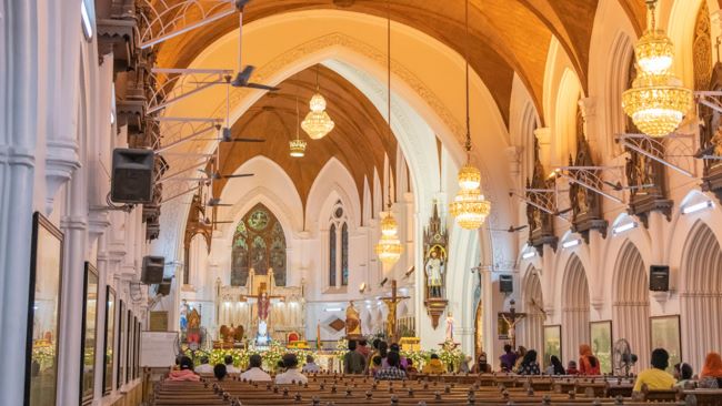 Santhome Cathedral Basilica: A Historic Pilgrimage in Chennai