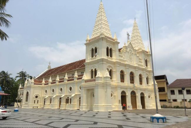 Santa Cruz Basilica, Kochi: A Historic Gem with Stunning Architecture