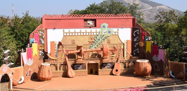 Shilp Gram: Experience Rajasthan's Rich Culture and Craftsmanship