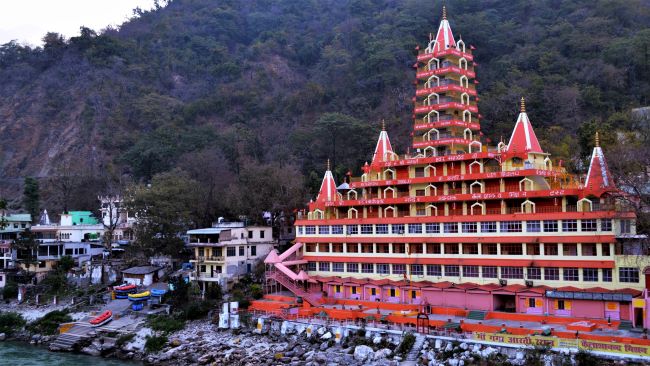 Tera Manzil Temple, Rishikesh: A 13-Storey Marvel on the Banks of the Ganges