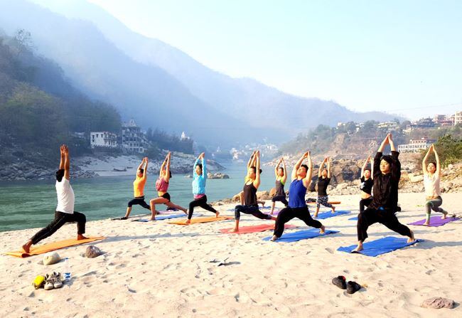 Discover Tranquility: Top Ashrams for Yoga and Meditation in Rishikesh