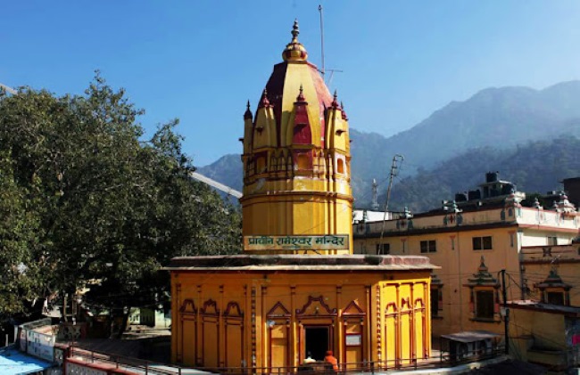 Swarg Ashram, Rishikesh: A Tranquil Retreat for Spiritual Practices