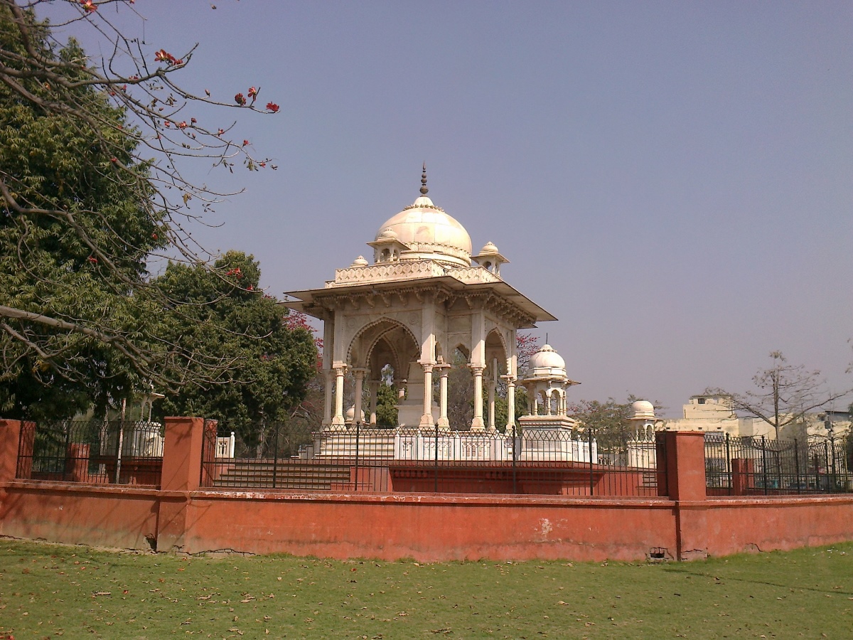 Begum Hazrat Mahal Park: A Tranquil Escape in Lucknow