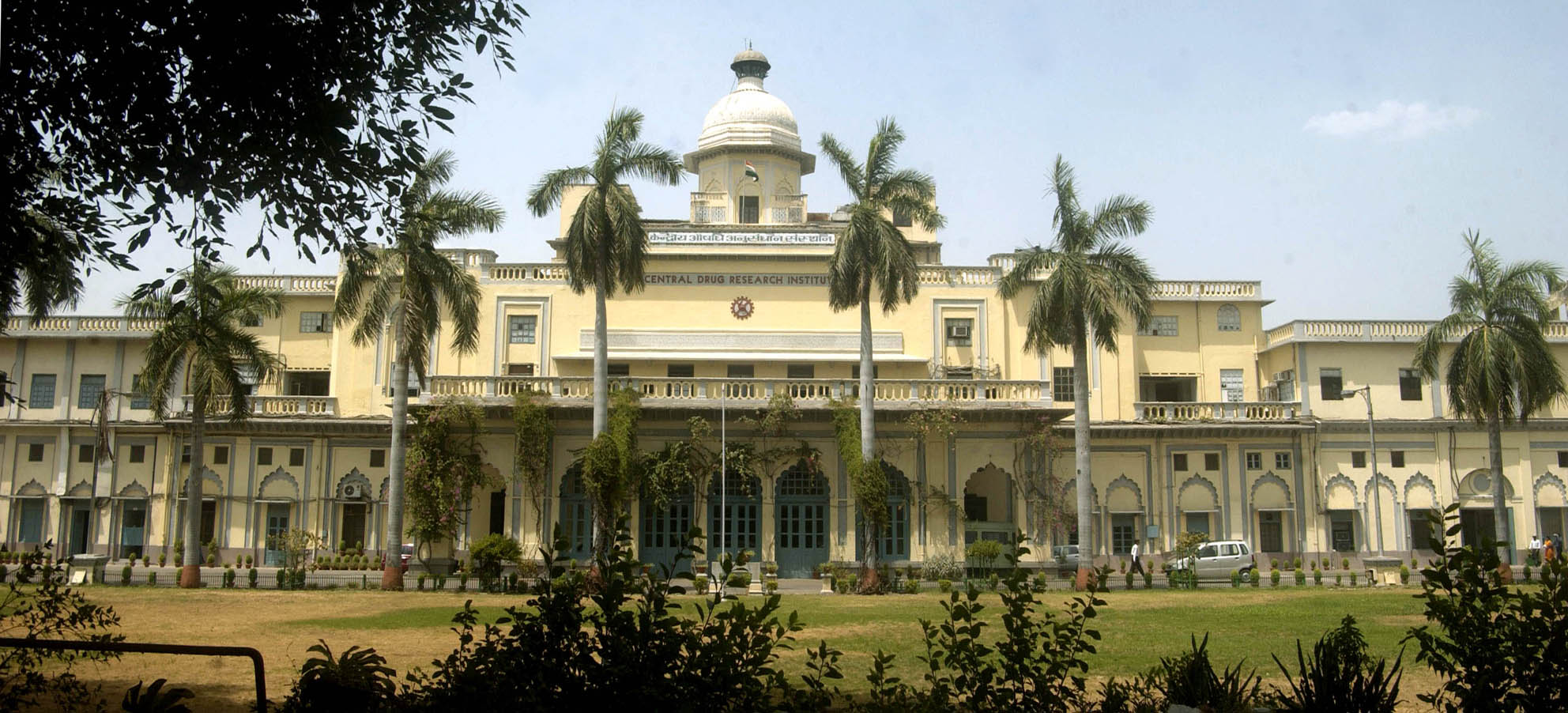 Explore Chattar Manzil: A Glimpse of Nawabi and European Splendor in Lucknow