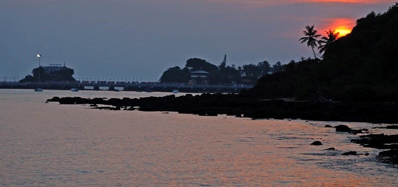 Dona Paula: A Beach Steeped in Romance and Adventure