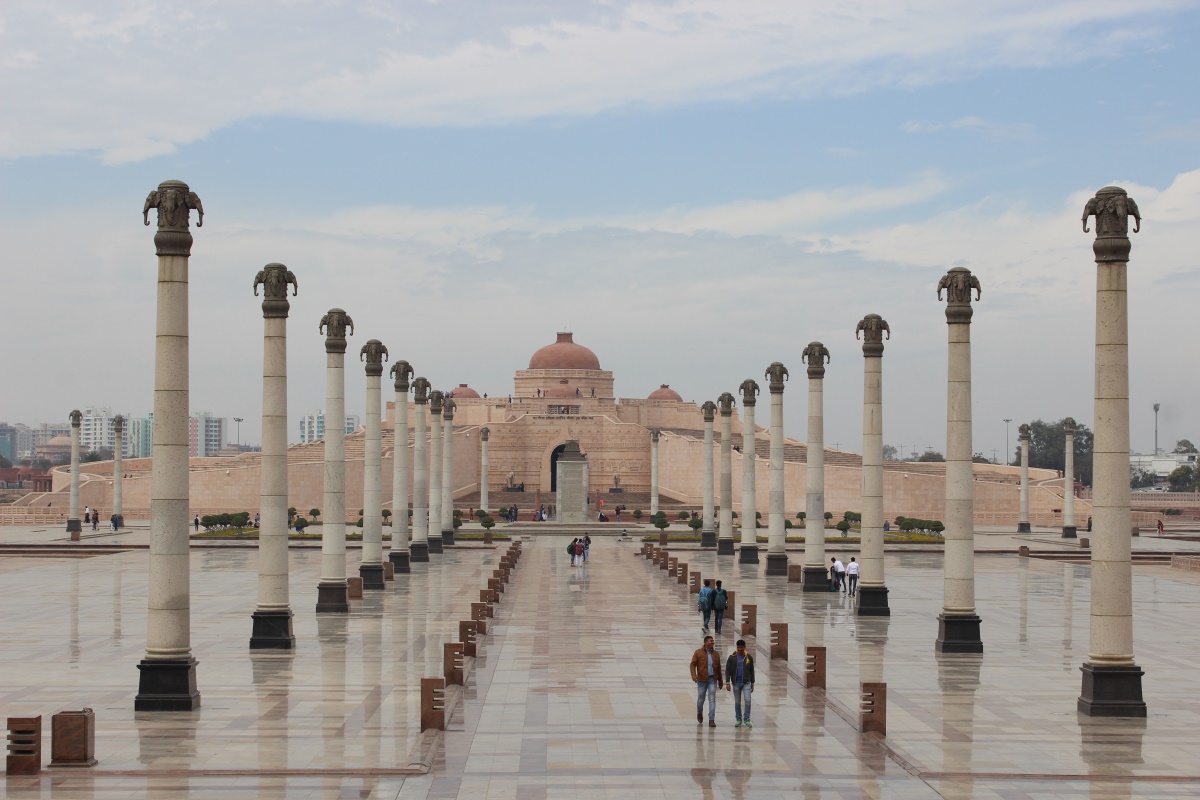 Explore Dr. Ram Manohar Lohiya Park: A Green Oasis in Lucknow