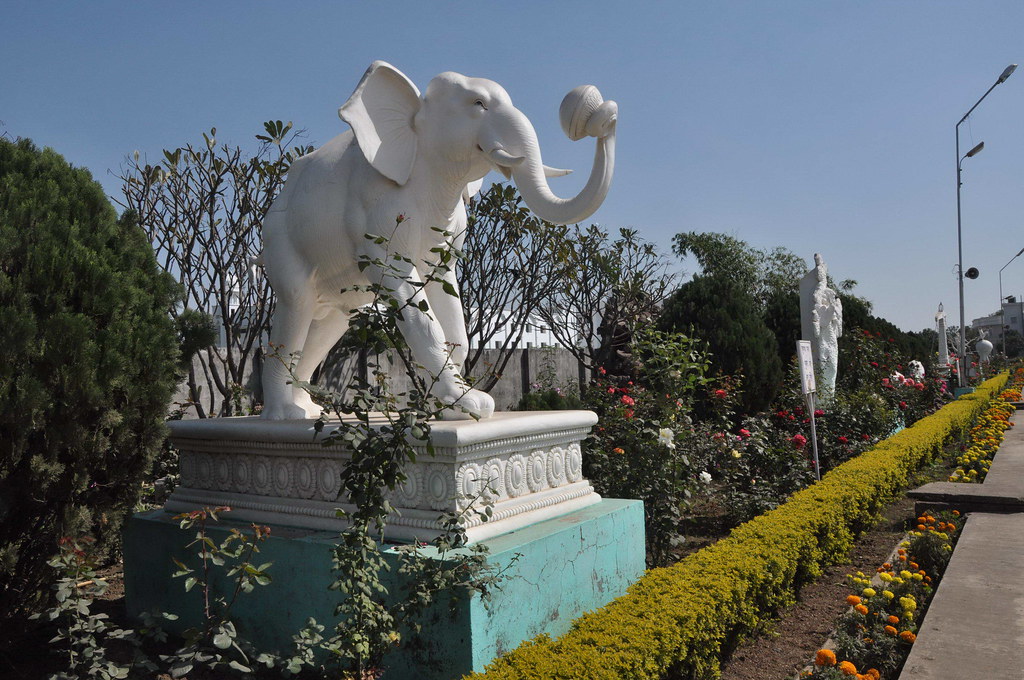 Hathi Park: A Fun-Filled Haven for Families in Lucknow