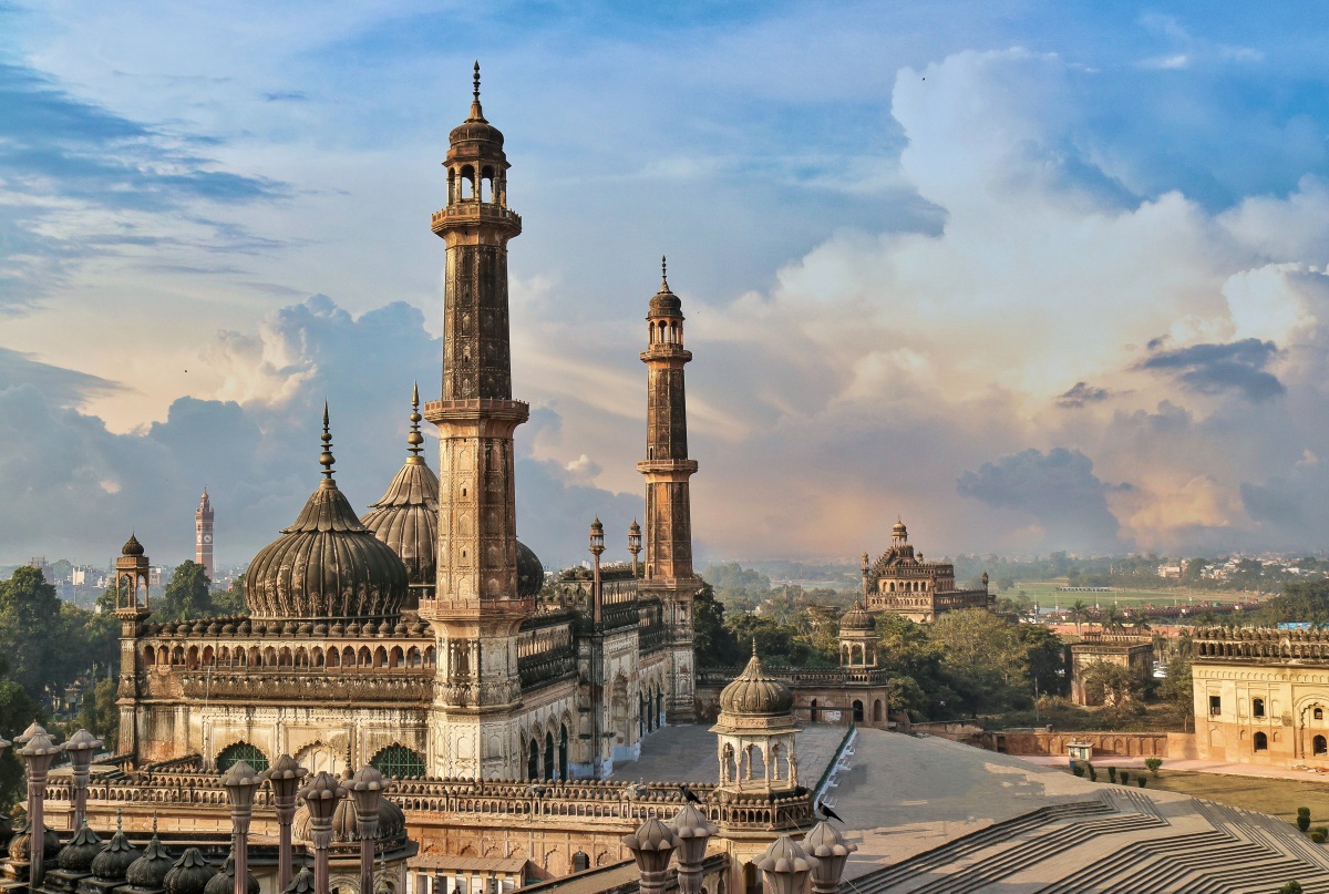 Jama Masjid: A Majestic Symbol of Lucknow's Historical Heritage