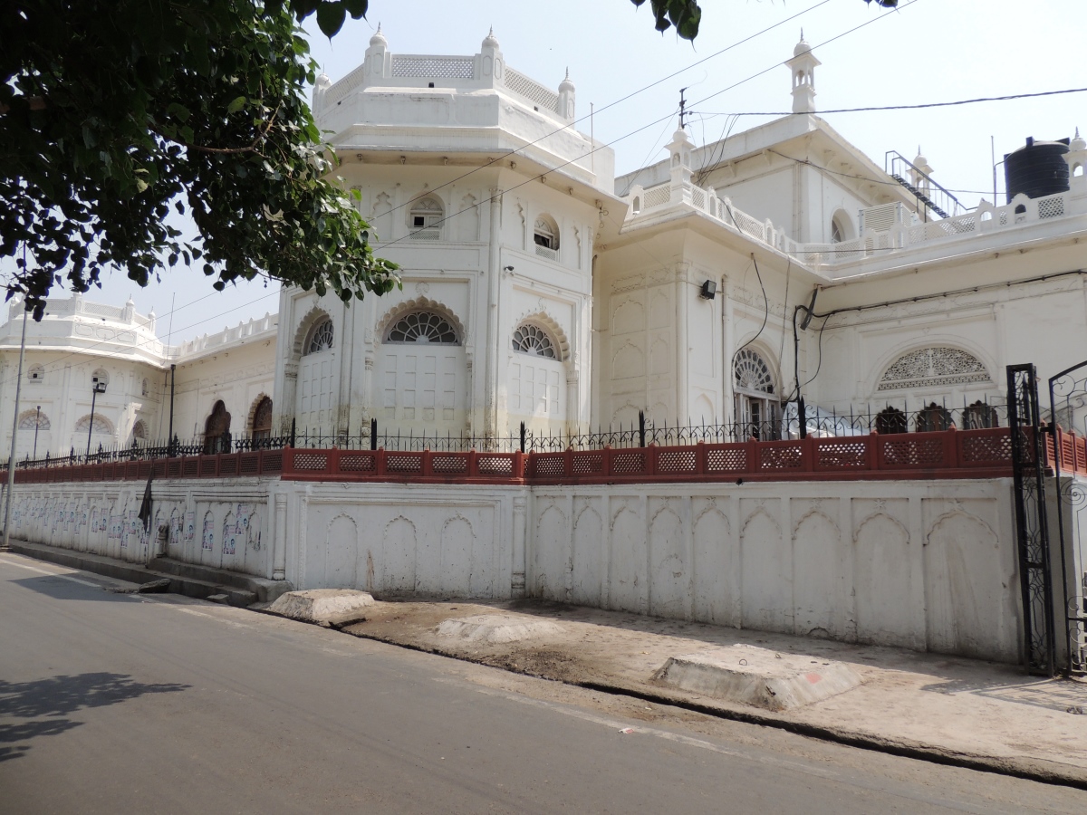 Safed Baradari: A Glimpse into Lucknow's Royal History