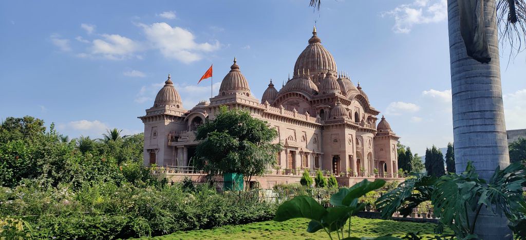 Ramakrishna Math, Lucknow: A Spiritual Retreat of Harmony