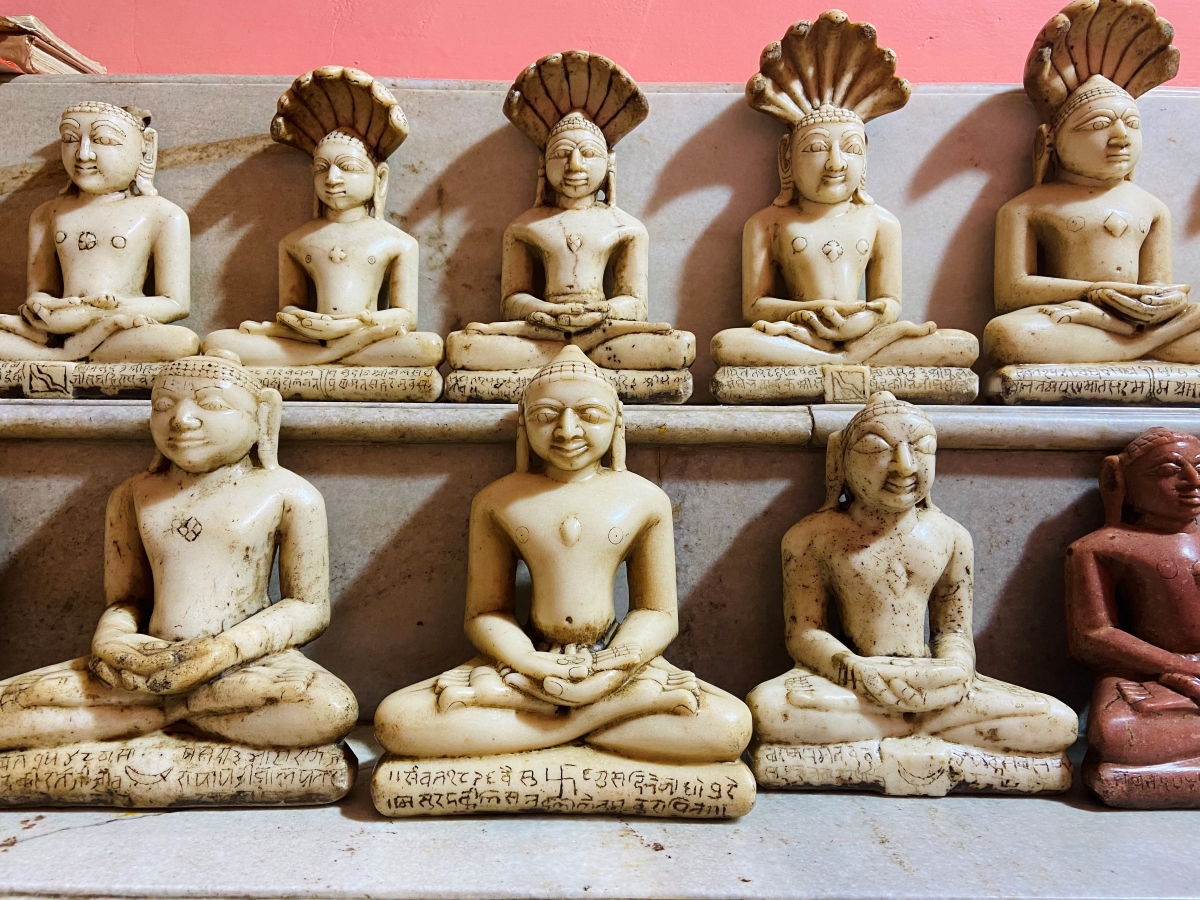 Kashmir Tour Package with Vaishno Devi: A Spiritual and Scenic Journey