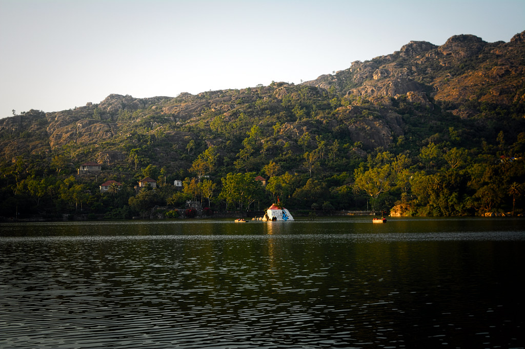 Nakki Lake, Mount Abu: A Tranquil Escape for Nature Lovers