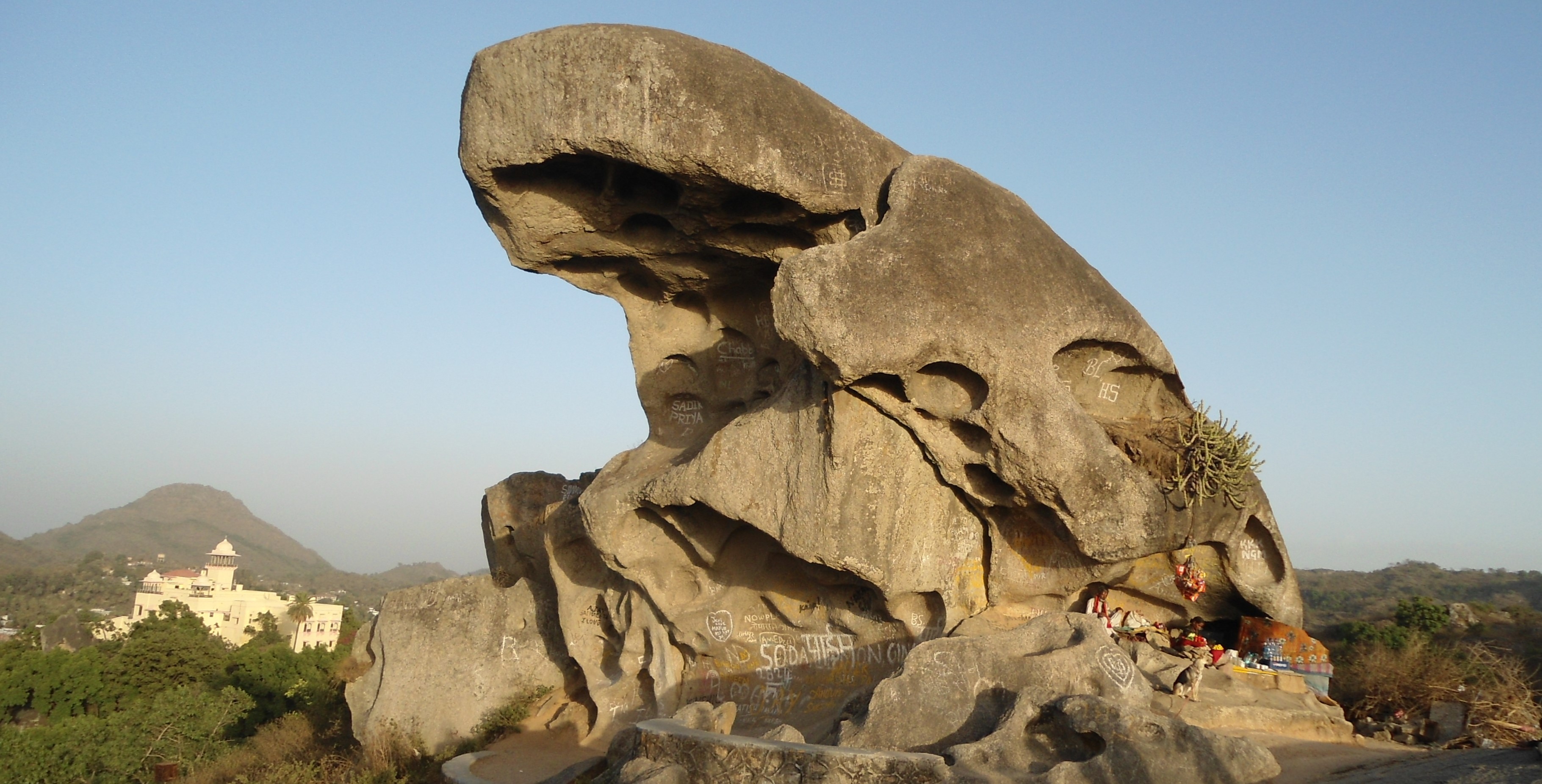 Toad Rock, Mount Abu: A Natural Marvel with Scenic Views