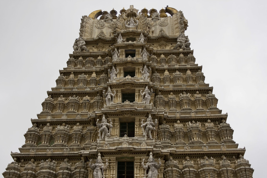 Chamundeshwari Temple: A Sacred Summit of Mysore’s Spiritual Heritage