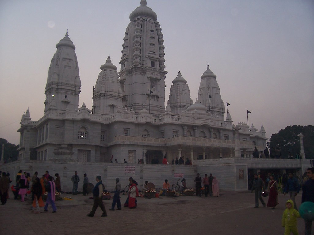 JK Temple, Kanpur: A Sacred Haven of Peace and Devotion