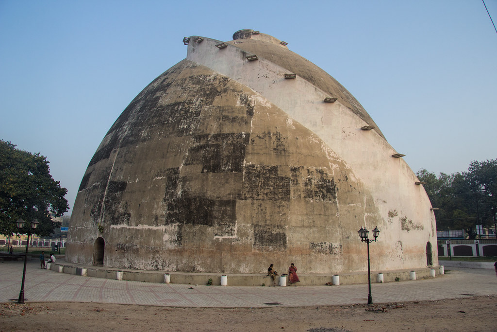 Golghar, Patna: A Historic Monument with Scenic Views