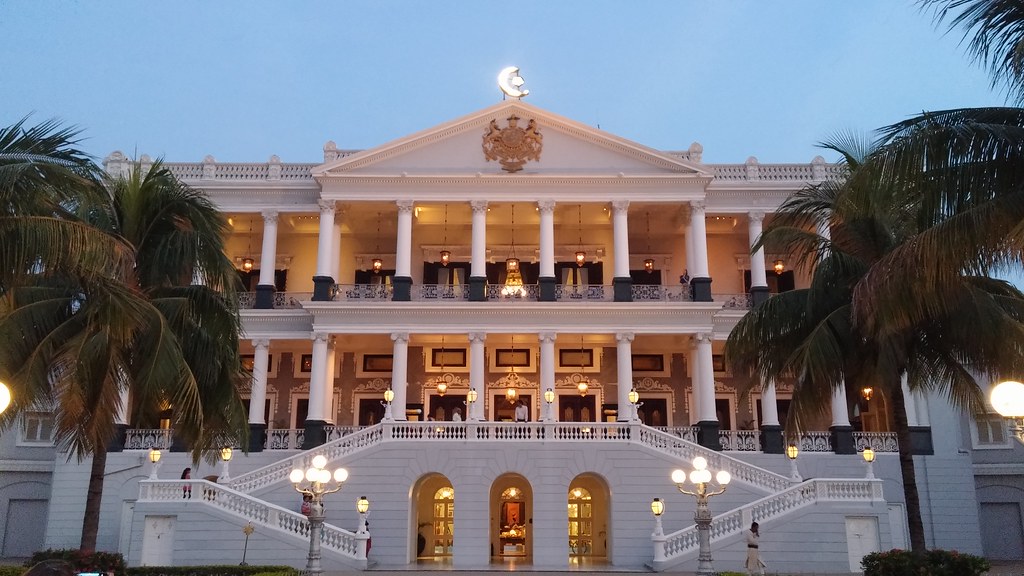 Taj Falaknuma Palace: A Royal Day Trip in Hyderabad