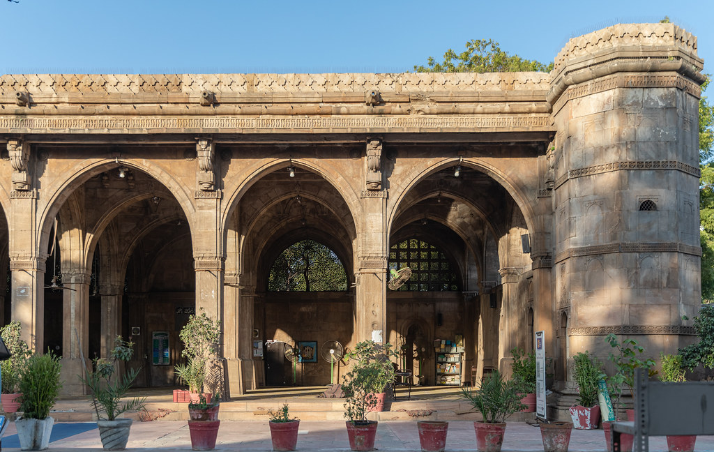 Sidi Saiyyed Mosque: A Masterpiece of Islamic Architecture in Ahmedabad