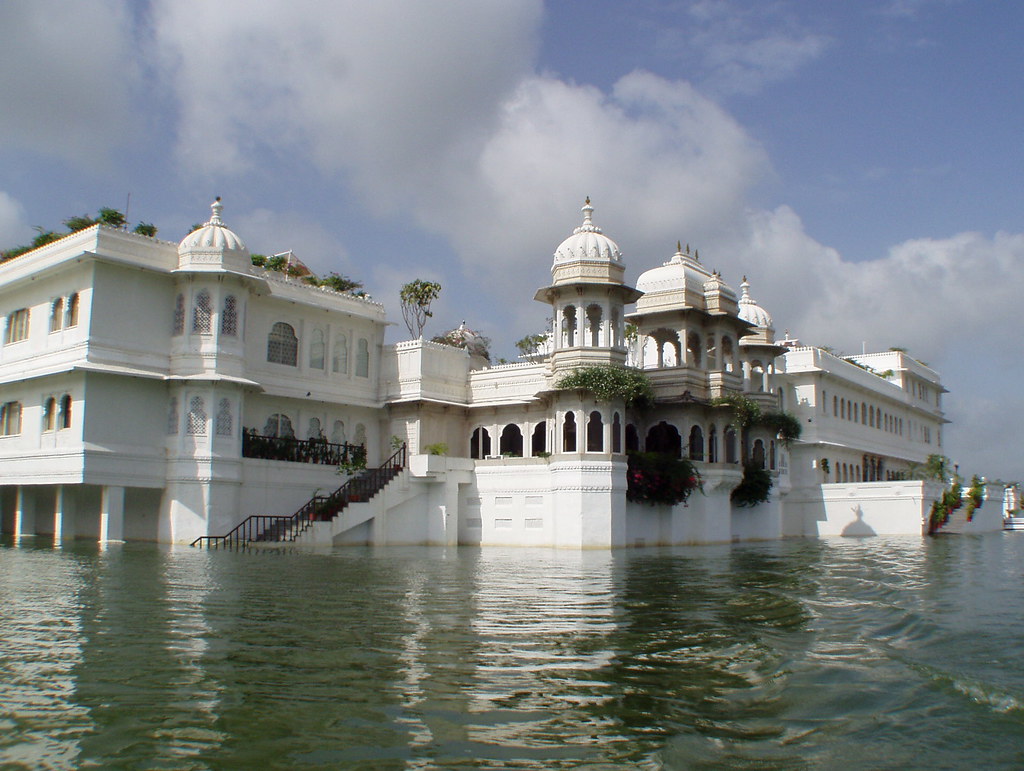 Taj Lake Palace: A Regal Retreat on Lake Pichola